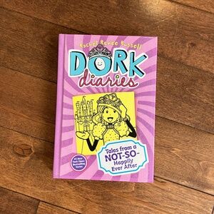 Dork Diaries -8- Tales from a not so happily ever after.
